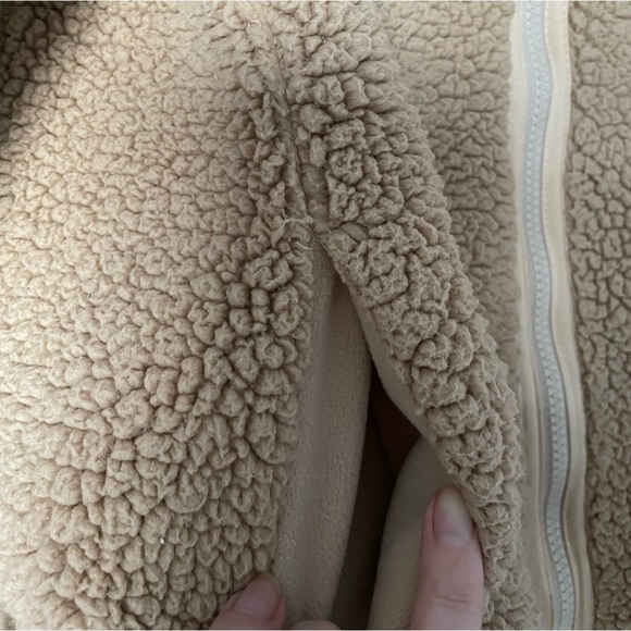 Joe Fresh Zip Up Sherpa - Size Medium - Picture 3 of 8